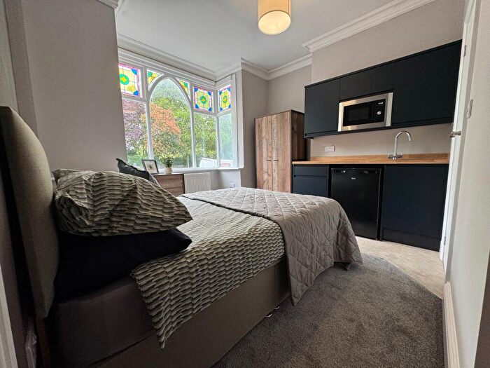 1 Bedroom Flat To Rent In Queens Avenue, Tunstall, ST6