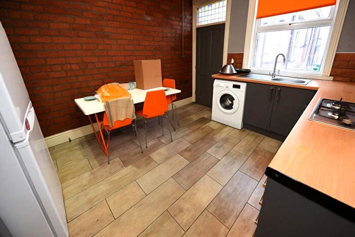 4 Bedroom House To Rent In Royal Park Road, LS6