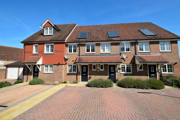 2 Bedroom Property To Rent In Flint Close, Horley, RH6