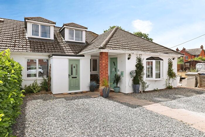 4 Bedroom Bungalow For Sale In Bulford Road, Durrington, Salisbury, SP4