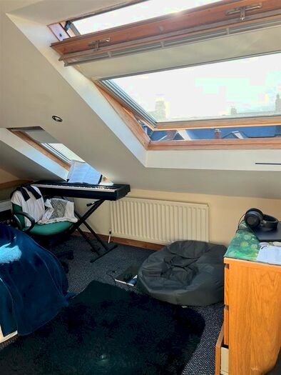 4 Bedroom Maisonette To Rent In Simonside Terrace, Heaton, Newcastle Upon Tyne, NE6