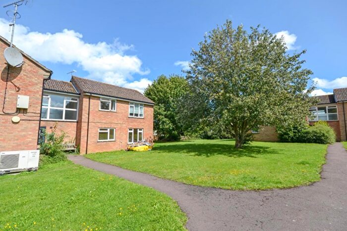 1 Bedroom Flat To Rent In Heathcourt, Dursley, GL11
