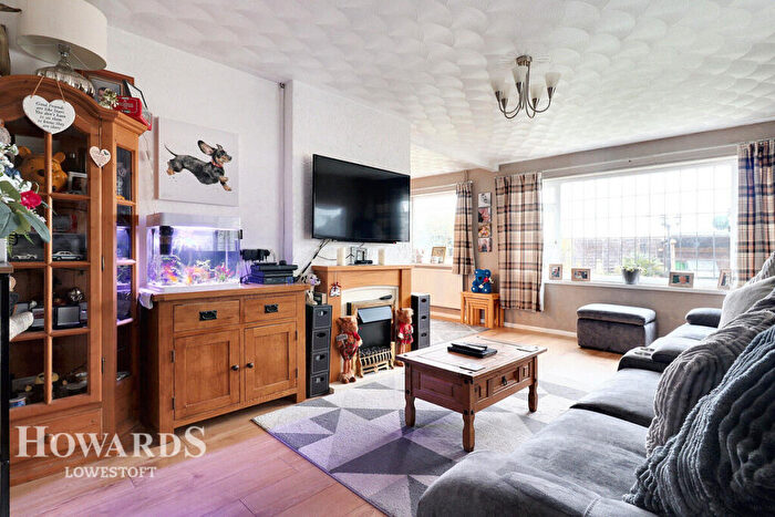 2 Bedroom Detached Bungalow For Sale In The Gardens, Lowestoft, NR33