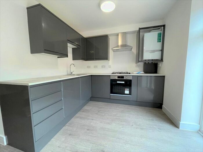 5 Bedroom Property To Rent In Sandyhill Road, Ilford, IG1