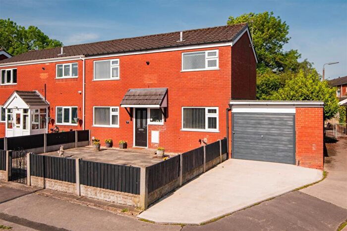 3 Bedroom Semi Detached House For Sale In Round Meadow, Leyland, PR26