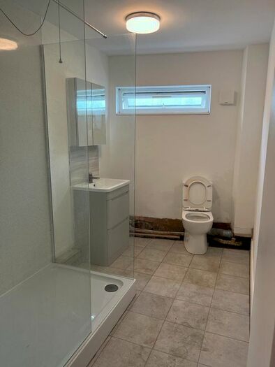 1 Bedroom Flat To Rent In Second Avenue, Dagenham, RM10