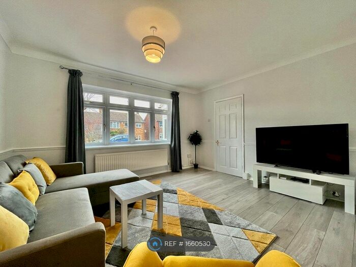 3 Bedroom Semi-Detached House To Rent In The Friars, Chigwell, IG7
