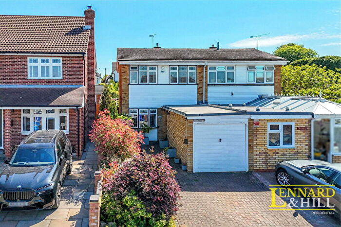 3 Bedroom Semi-Detached House For Sale In Bodell Close, North Grays, RM16