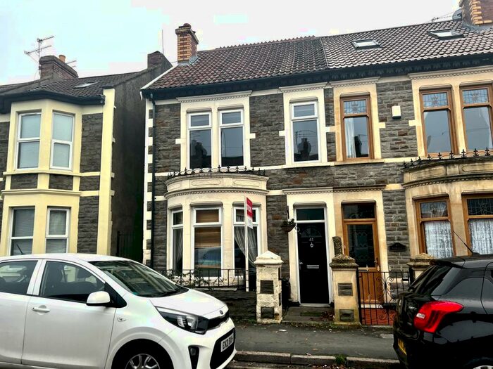 3 Bedroom House To Rent In Soundwell Road, Bristol, BS16