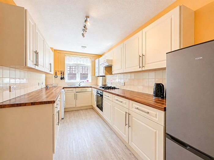 2 Bedroom Flat For Sale In Apsley House, Staines Road, Hounslow, TW4