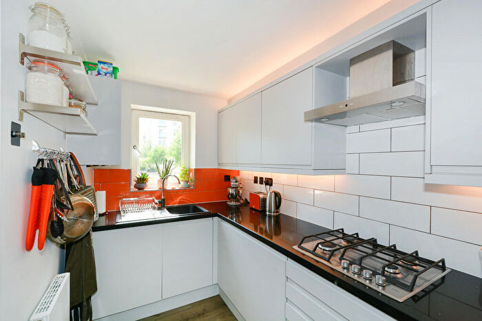 2 Bedroom Apartment To Rent In Cypress House, Woodland Crescent, SE16