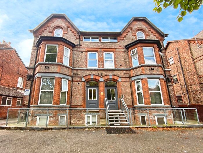 2 Bedroom Flat For Sale In Queenston Road, West Didsbury, Manchester, M20
