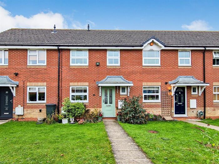 3 Bedroom Terraced House For Sale In Chandlers Close, Marston Moretaine, Bedford, MK43