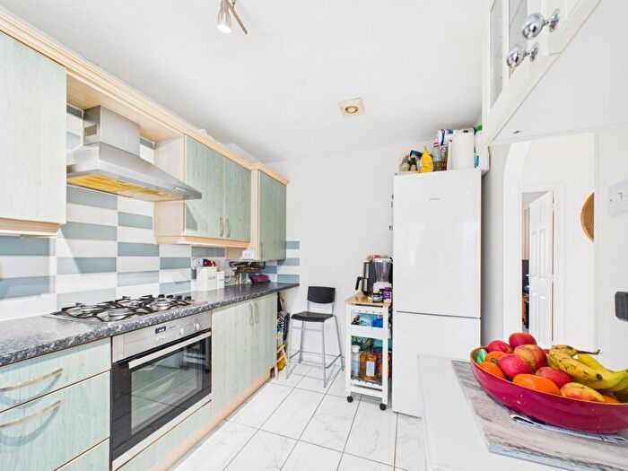 2 Bedroom Maisonette For Sale In Mason Street, Reading, RG1