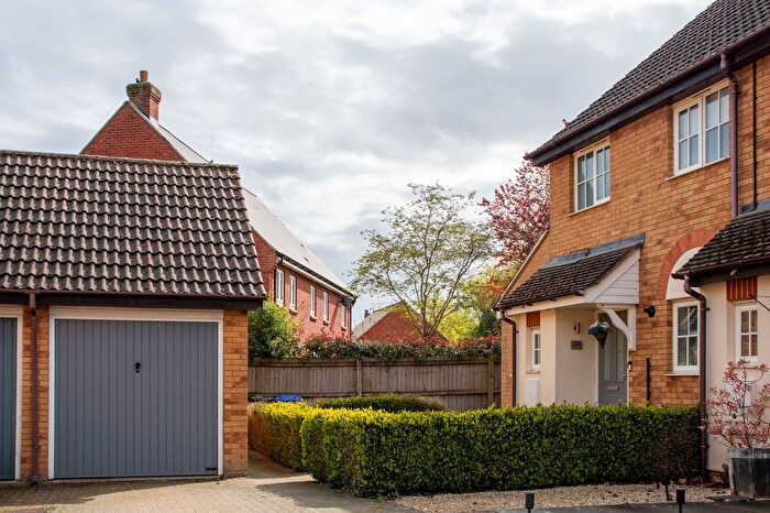 3 Bedroom End Of Terrace House For Sale In Yew Tree Close, Middleton Cheney, OX17