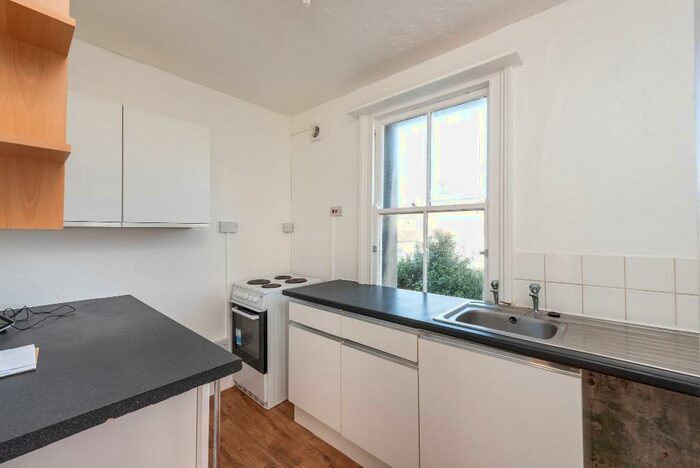 1 Bedroom Flat To Rent In Grove Street, BN2
