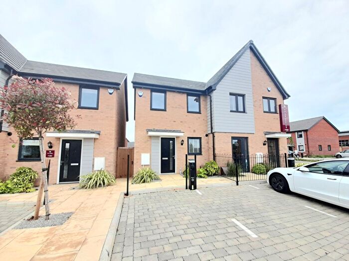 2 Bedroom Semi-Detached House To Rent In Bengrove, Milton Keynes, MK12