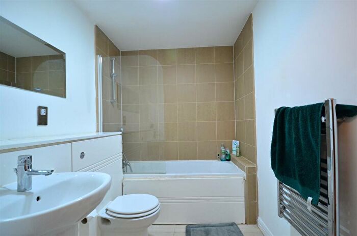 2 Bedroom Flat To Rent In Birmingham, B5