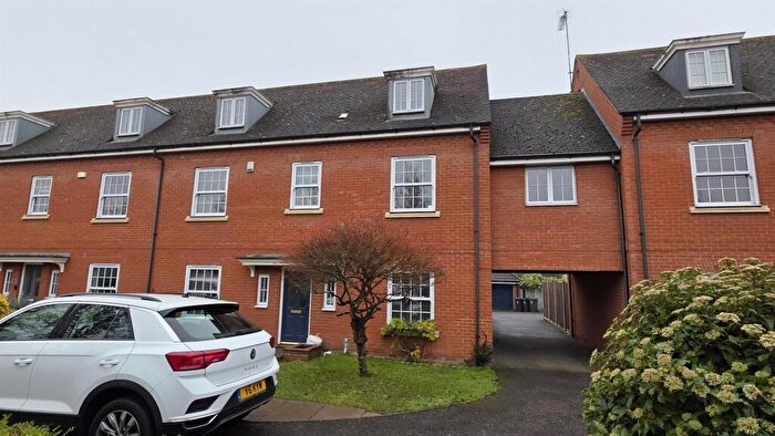 4 Bedroom House To Rent In Greenwich Way, Waltham Abbey, EN9