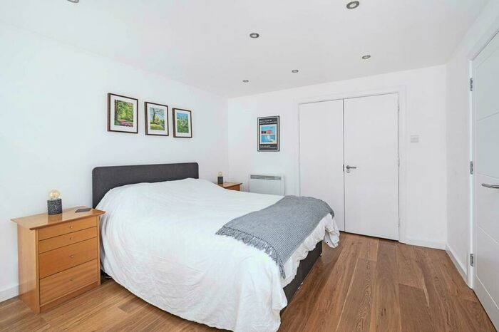 3 Bedroom Flat To Rent In Old Street, Old Street, London, EC1V