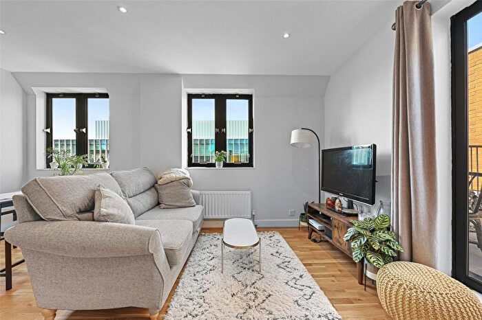 1 Bedroom Apartment To Rent In Long Lane, Smithfield, Clerkenwell, London, EC1A