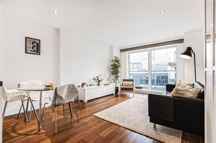1 Bedroom Apartment For Sale In Commercial Road, Whitechapel, London, E1