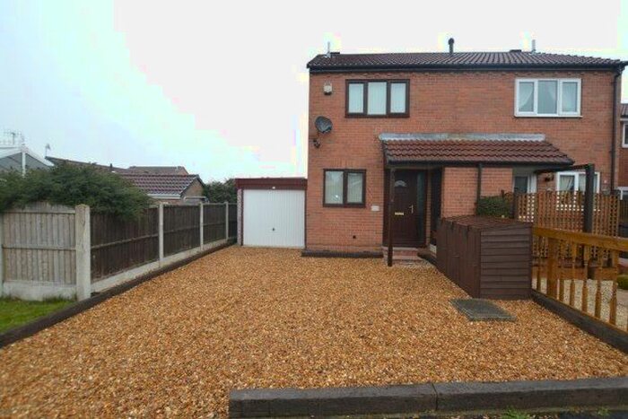 2 Bedroom Property To Rent In Pondwell Drive, Chesterfield, S43