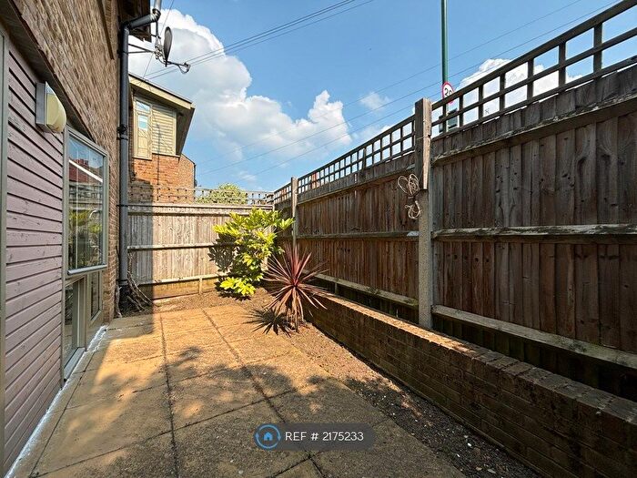 1 Bedroom Flat To Rent In Sydney Road, Sutton, SM1