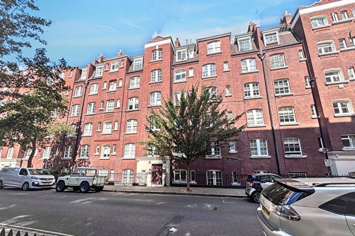 1 Bedroom Flat For Sale In Sandwich Street, London, WC1H