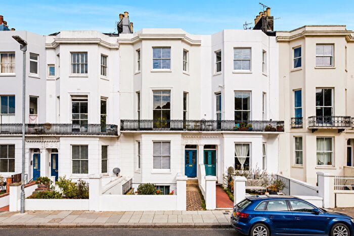 2 Bedroom Flat For Sale In Goldsmid Road, Hove, BN3