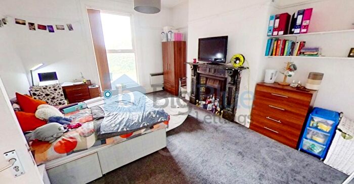 9 Bedroom House To Rent In Belle Vue Road, Leeds, LS3
