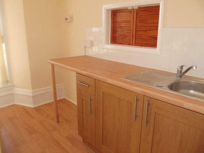 2 Bedroom Flat To Rent In Dawlish, EX7