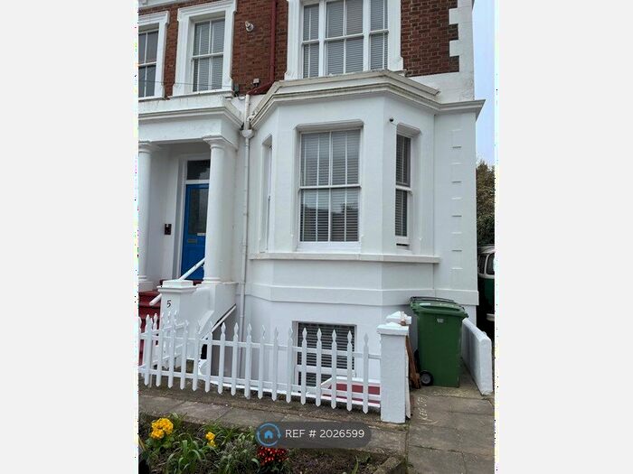 1 Bedroom Flat To Rent In Springfield Road, St. Leonards-On-Sea, TN38