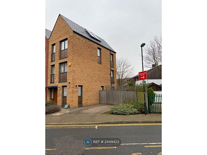 4 Bedroom Semi-Detached House To Rent In Tudway Road, London, SE3