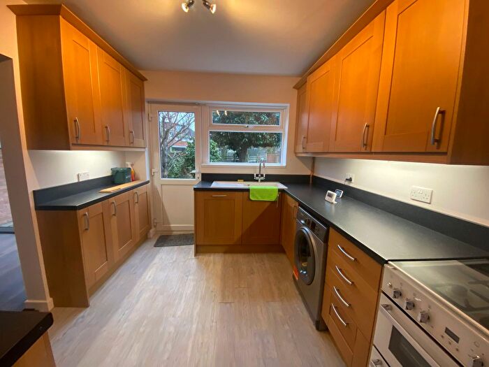 3 Bedroom Semi-Detached House To Rent In Morland Way, Waltham Cross, EN8