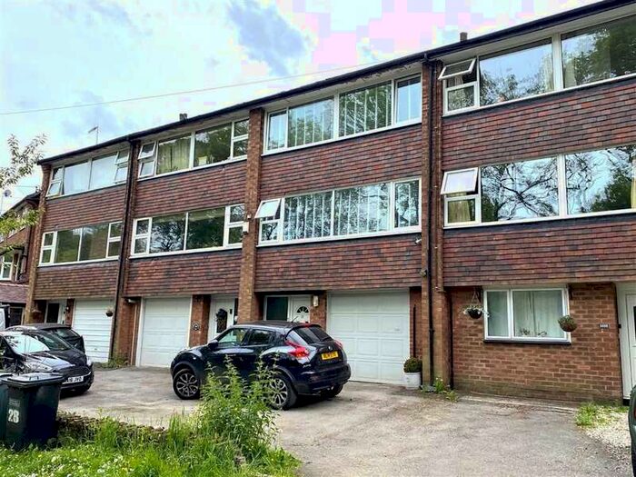 Houses to rent in Disley, Cheshire East