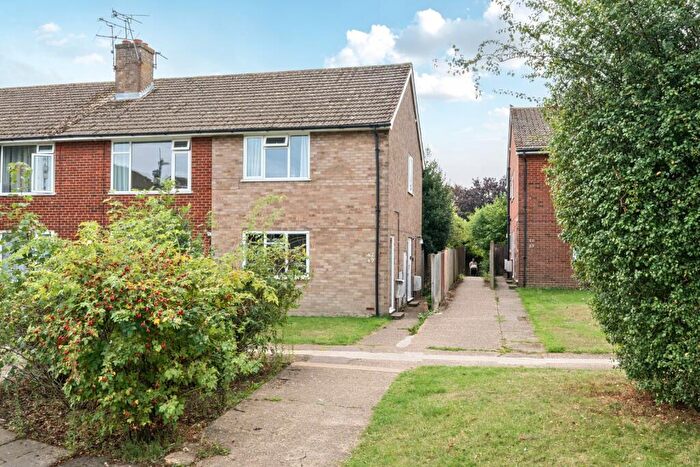 2 Bedroom Maisonette For Sale In Raymond Avenue, Canterbury, Kent, CT1