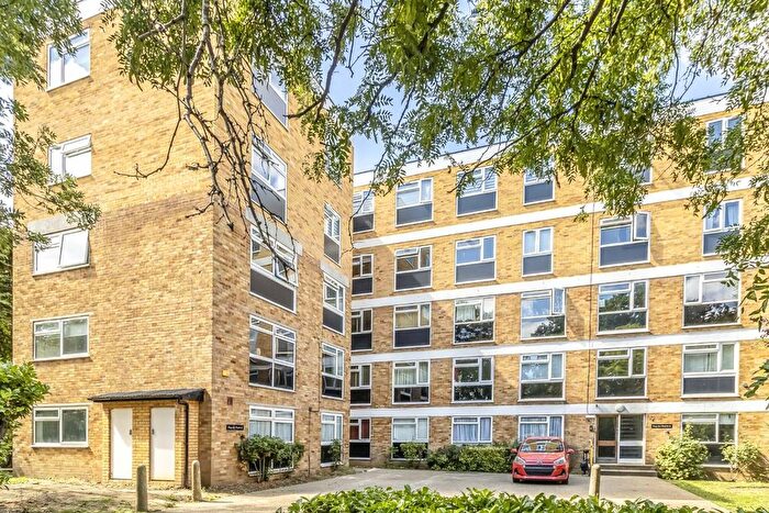 2 Bedroom Flat To Rent In Long Acre Court, Argyle Road, London, W13