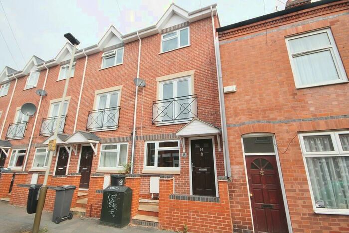 4 Bedroom End Of Terrace House To Rent In Clifton Road, Aylestone, Leicester, LE2