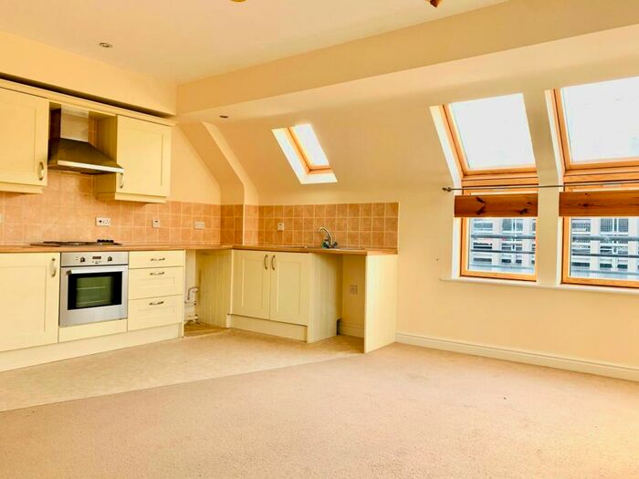 2 Bedroom Apartment To Rent In Friars Mews, Lincoln, LN2