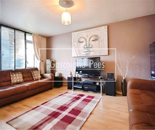4 Bedroom House To Rent In Bracknell, RG12