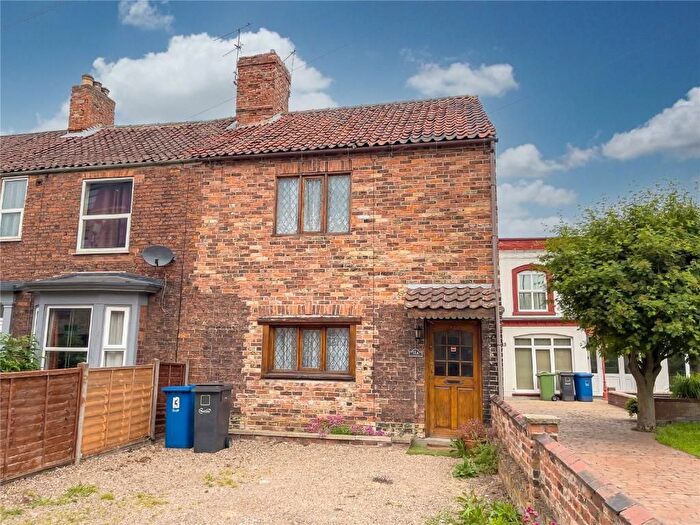 3 Bedroom Semi-Detached House To Rent In Spring Gardens, Gainsborough, DN21