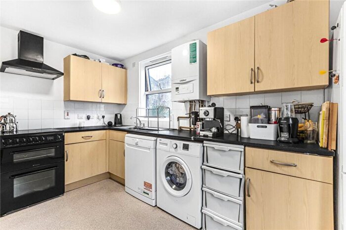 1 Bedroom Apartment For Sale In Rawstorne Street, London, EC1V