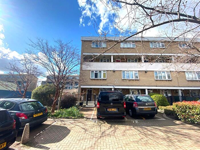 3 Bedroom Maisonette To Rent In Golborne Gardens, Adair Road, London, W10