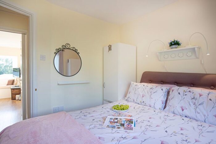 2 Bedroom Bungalow For Sale In Greenway Road, Galmpton, Brixham, TQ5