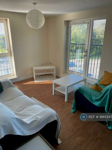 2 Bedroom Flat To Rent In Stratford Road, Wolverton, Milton Keynes, MK12