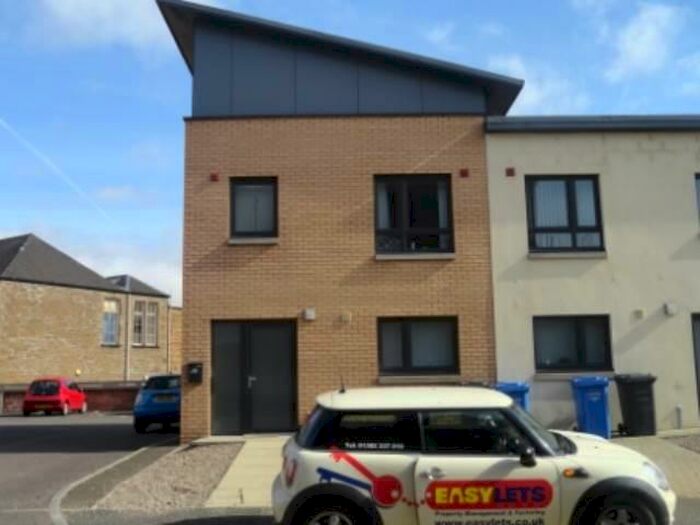 3 Bedroom House To Rent In Bellfield Street, DD1