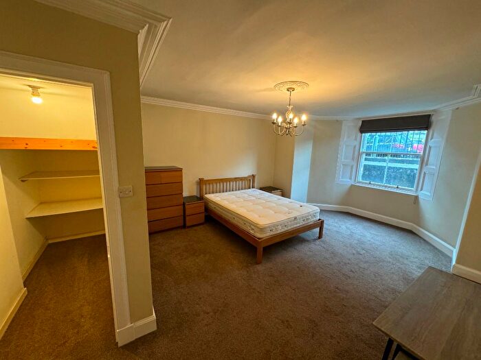 2 Bedroom Flat To Rent In Merchiston Avenue, Merchiston, Edinburgh, EH10