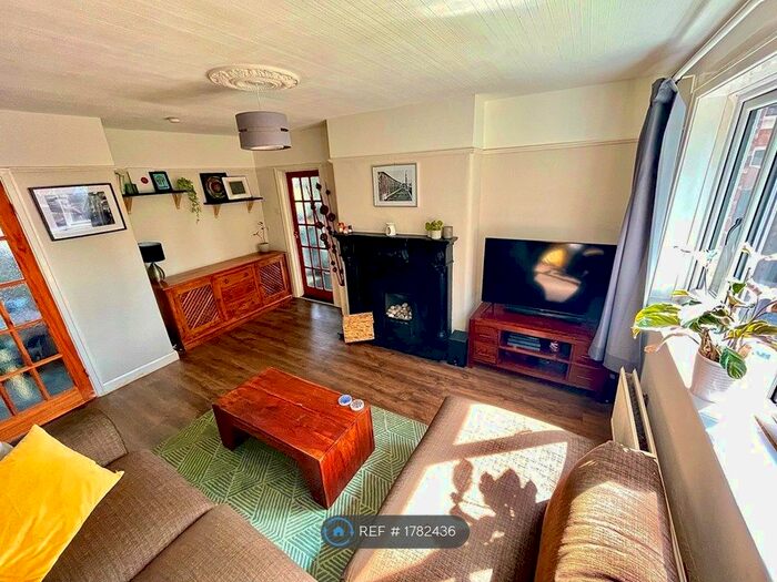 3 Bedroom Semi-Detached House To Rent In Briarfield Road, Manchester, M19