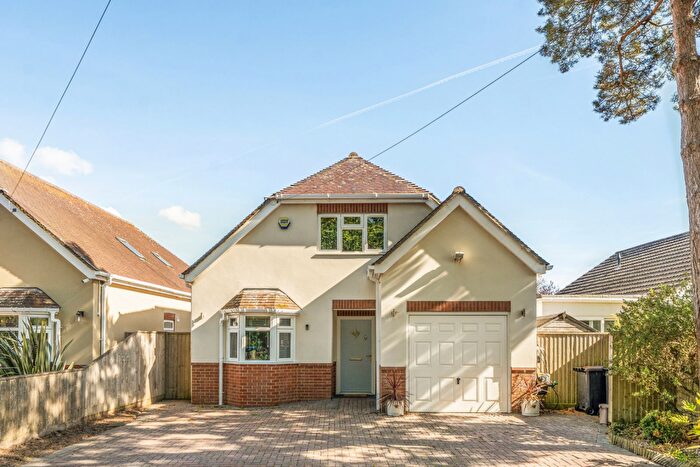 3 Bedroom Detached House For Sale In Stony Lane, Burton, Christchurch, BH23